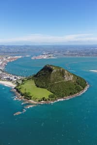 Aerial Image of MOUNT MAUNGANUI LOOKING SOUTH