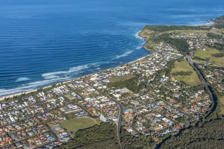 Aerial Image of LENNOX HEAD