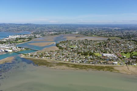 Aerial Image of OTUMOETAI LOOKING SOUTH