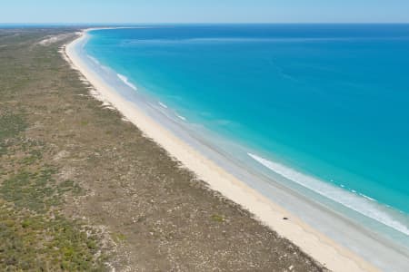 Aerial Image of CABLE BEACH LOOKING SOUTH
