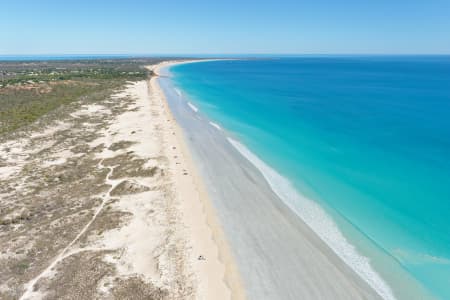 Aerial Image of CABLE BEACH LOOKING SOUTH