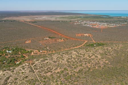 Aerial Image of BILINGURR LOOKING SOUTH-EAST