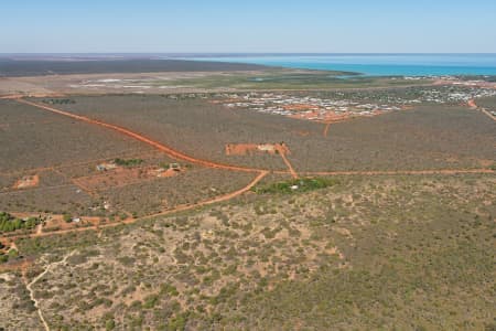 Aerial Image of BILINGURR LOOKING SOUTH-EAST