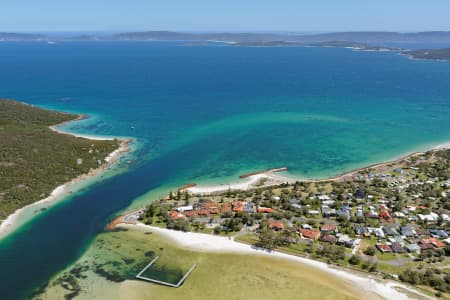 Aerial Image of EMU POINT LOOKING SOUTH-WEST