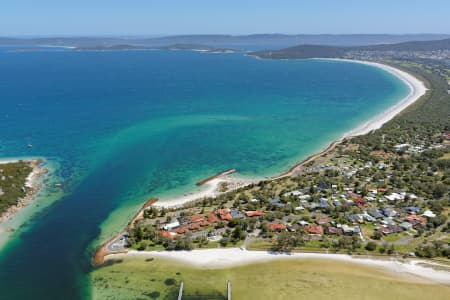 Aerial Image of EMU POINT LOOKING SOUTH-WEST