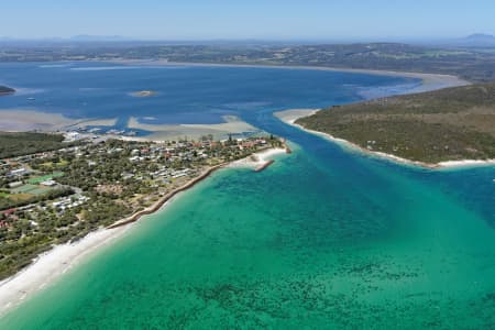 Aerial Image of EMU POINT LOOKING NORTH-EAST