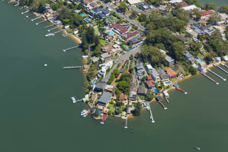 Aerial Image of KANGAROO POINT NEW SOUTH WALES WATER FRONT HOMES