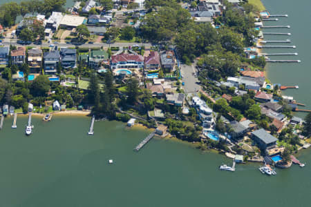 Aerial Image of KANGAROO POINT NEW SOUTH WALES WATER FRONT HOMES