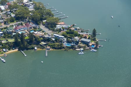 Aerial Image of KANGAROO POINT NEW SOUTH WALES WATER FRONT HOMES