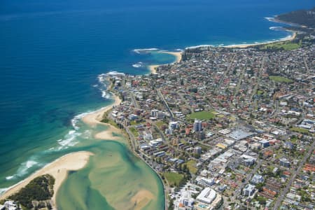 Aerial Image of MARINE PARADE, THE ENTRANCE