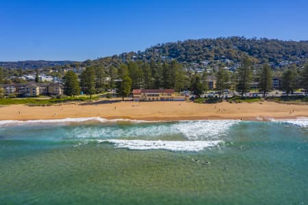 Aerial Image of NEWPORT BEACH AND SURF CLUB