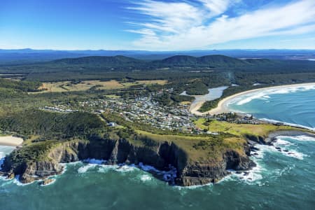 Aerial Image of CRESCENT HEAD