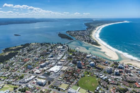 Aerial Image of THE ENTRANCE