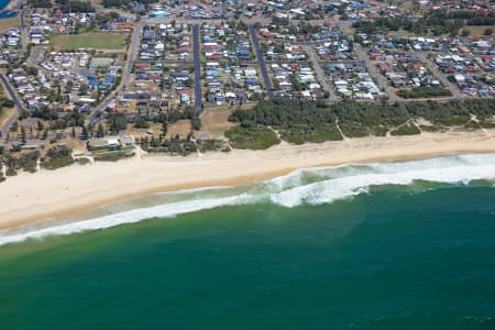 Aerial Image of BLACKSMITHS SURF LIVE SAVING CLUB