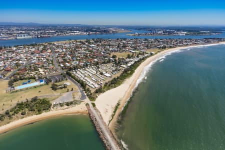 Aerial Image of STOCKTONBEACH HOLIDAY PARK