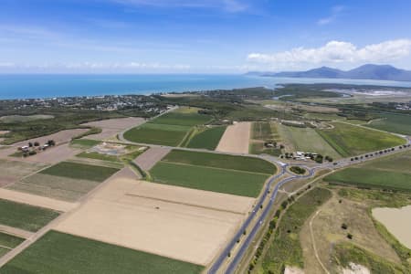 Aerial Image of HOLLOWAYS BEACH FROM INLAND