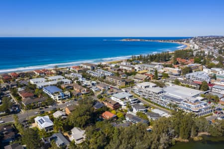 Aerial Image of NARRABEEN SHOPPING VILLAGE