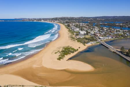 Aerial Image of NARRABEEN BEACH AND LAKE