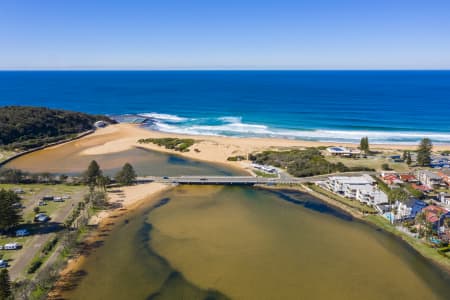 Aerial Image of NARRABEEN BEACH AND LAKE