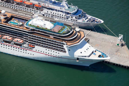 Aerial Image of CARNIVAL SPIRIT DOCKED AT STATIOIN PIER