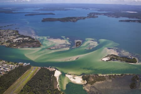 Aerial Image of SWANSEA & BLACKSMITHS