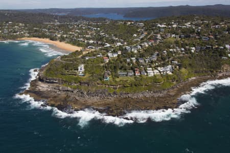Aerial Image of LITTLE HEAD