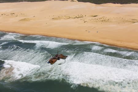 Aerial Image of SYGNA WRECK, STOCKTON BEACH