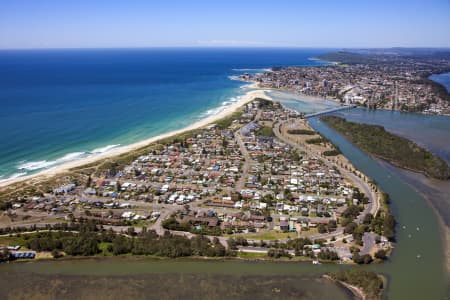 Aerial Image of THE ENTRANCE