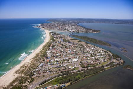 Aerial Image of THE ENTRANCE