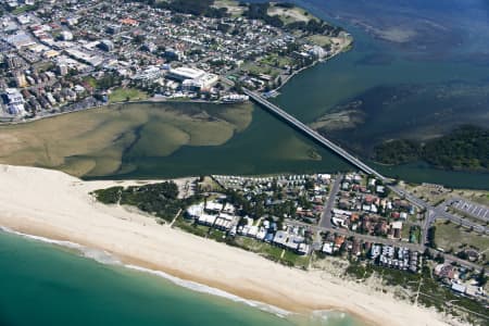 Aerial Image of THE ENTRANCE