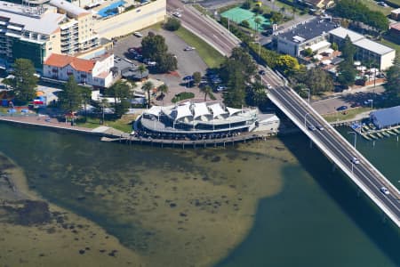 Aerial Image of THE ENTRANCE