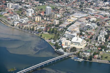 Aerial Image of THE ENTRANCE