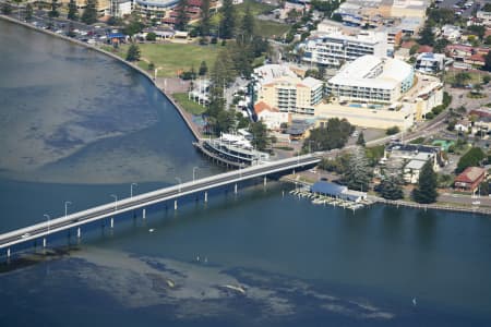 Aerial Image of THE ENTRANCE