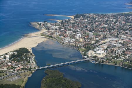 Aerial Image of THE ENTRANCE