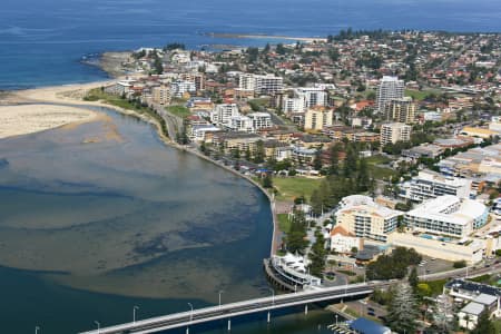 Aerial Image of THE ENTRANCE