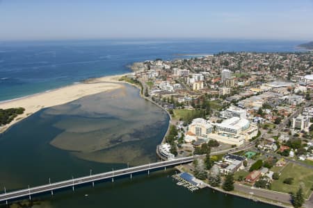 Aerial Image of THE ENTRANCE