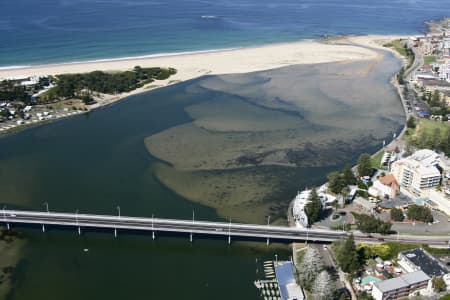 Aerial Image of THE ENTRANCE