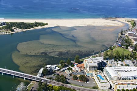 Aerial Image of THE ENTRANCE