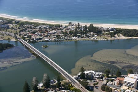 Aerial Image of THE ENTRANCE