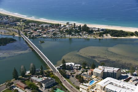 Aerial Image of THE ENTRANCE