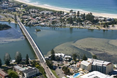 Aerial Image of THE ENTRANCE