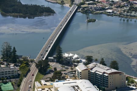 Aerial Image of THE ENTRANCE