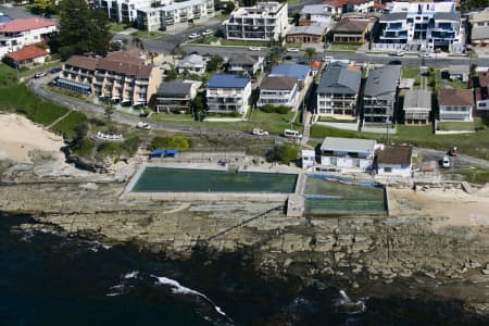 Aerial Image of THE ENTRANCE