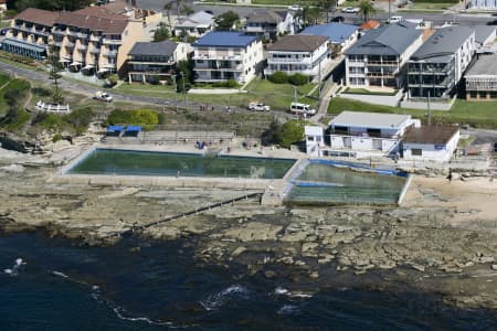 Aerial Image of THE ENTRANCE