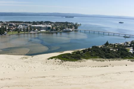 Aerial Image of THE ENTRANCE