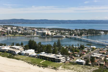 Aerial Image of THE ENTRANCE