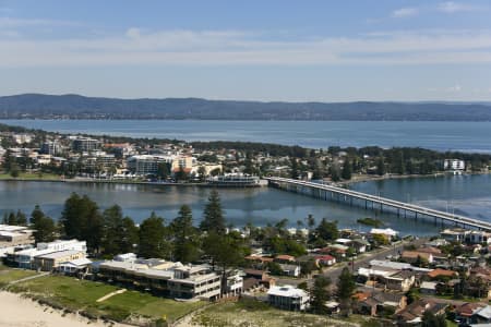 Aerial Image of THE ENTRANCE