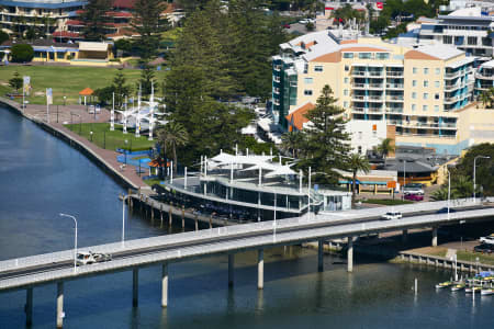 Aerial Image of THE ENTRANCE