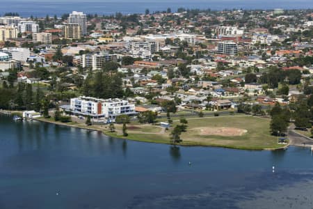 Aerial Image of THE ENTRANCE