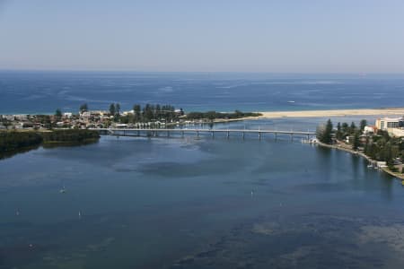 Aerial Image of THE ENTRANCE